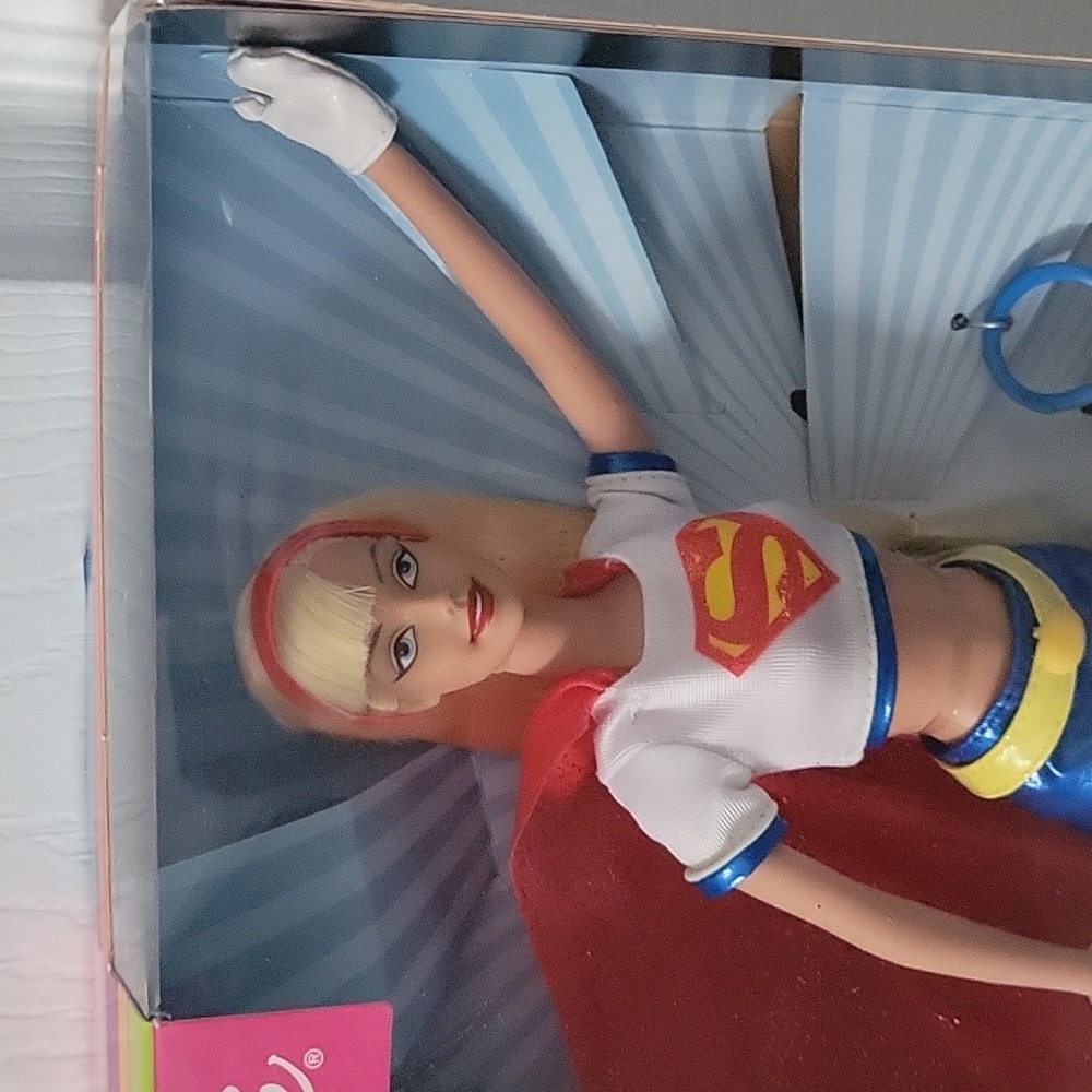 Super Girl Barbie - Picture 2 of 5